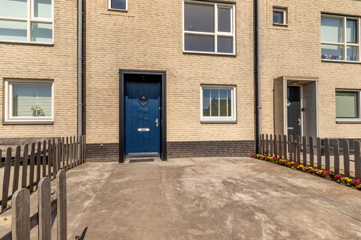 Tussenwoning te koop: Spinsteen 19, Beverwijk