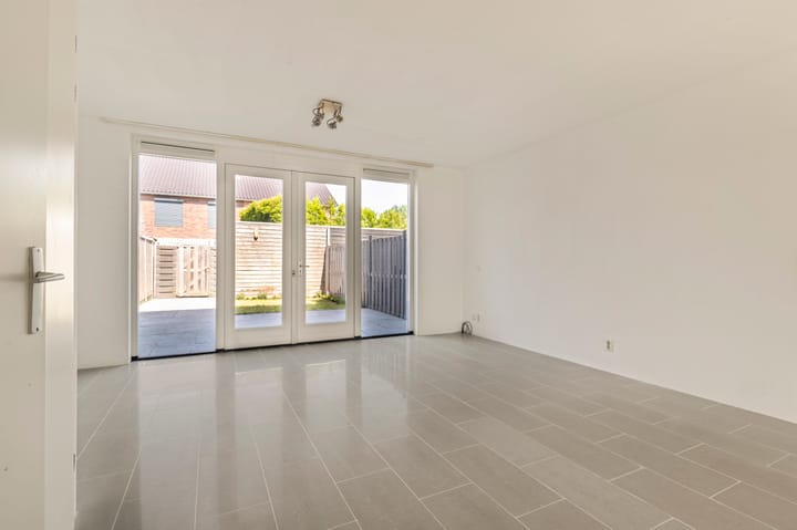 Tussenwoning te koop: Spinsteen 19, Beverwijk