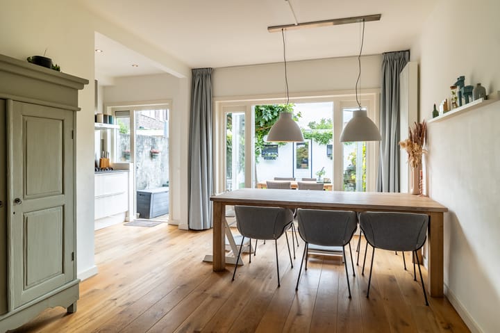 Tussenwoning te koop: Achillesstraat 106, Breda