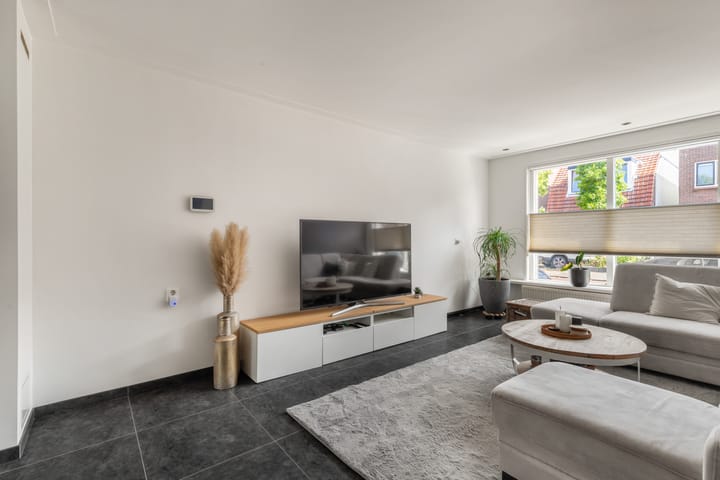 Hoekwoning te koop: Wijkerstraatweg 277, Velsen-Noord