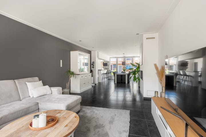 Hoekwoning te koop: Wijkerstraatweg 277, Velsen-Noord