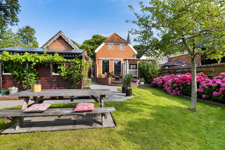 Vrijstaande woning te koop: Pastorieweg 30, Warffum