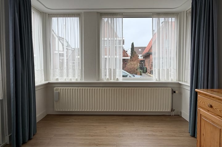 Twee-onder-één-kap te huur: Willem van Naaldwijkstraat 5, Woerden