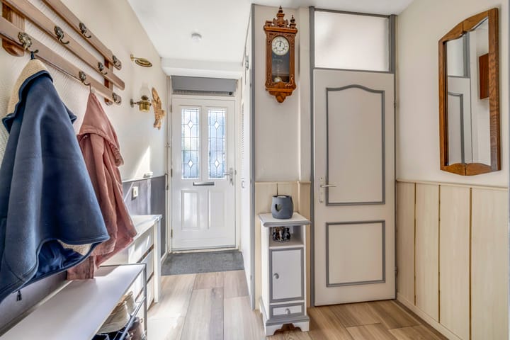 Tussenwoning te koop: Komeet 18, Hellevoetsluis