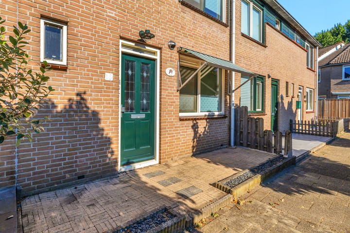Tussenwoning te koop: Komeet 18, Hellevoetsluis