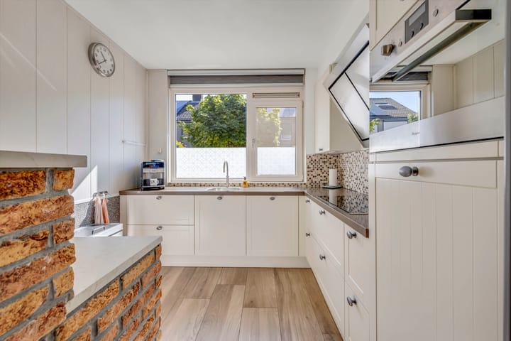 Tussenwoning te koop: Komeet 18, Hellevoetsluis