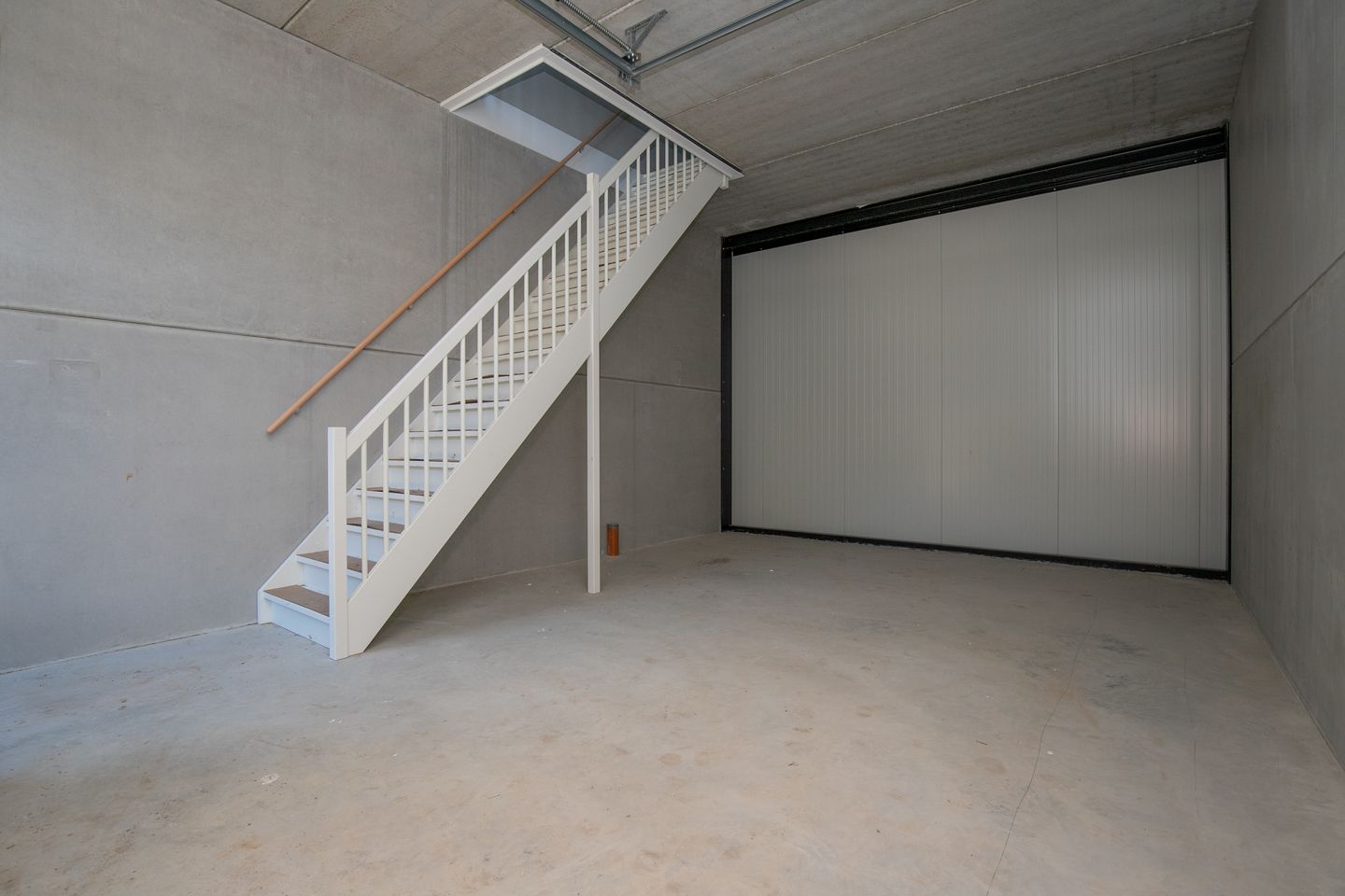 View photo 5 of Banksstraat 3-U