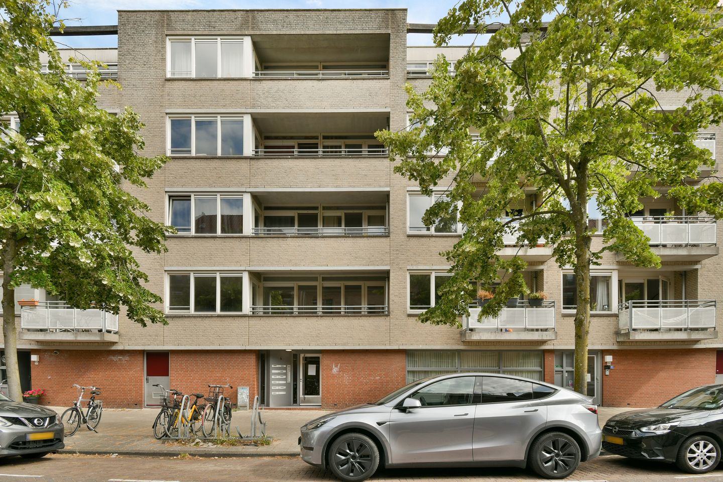 Photo 20 of Trompenburgstraat 6-G