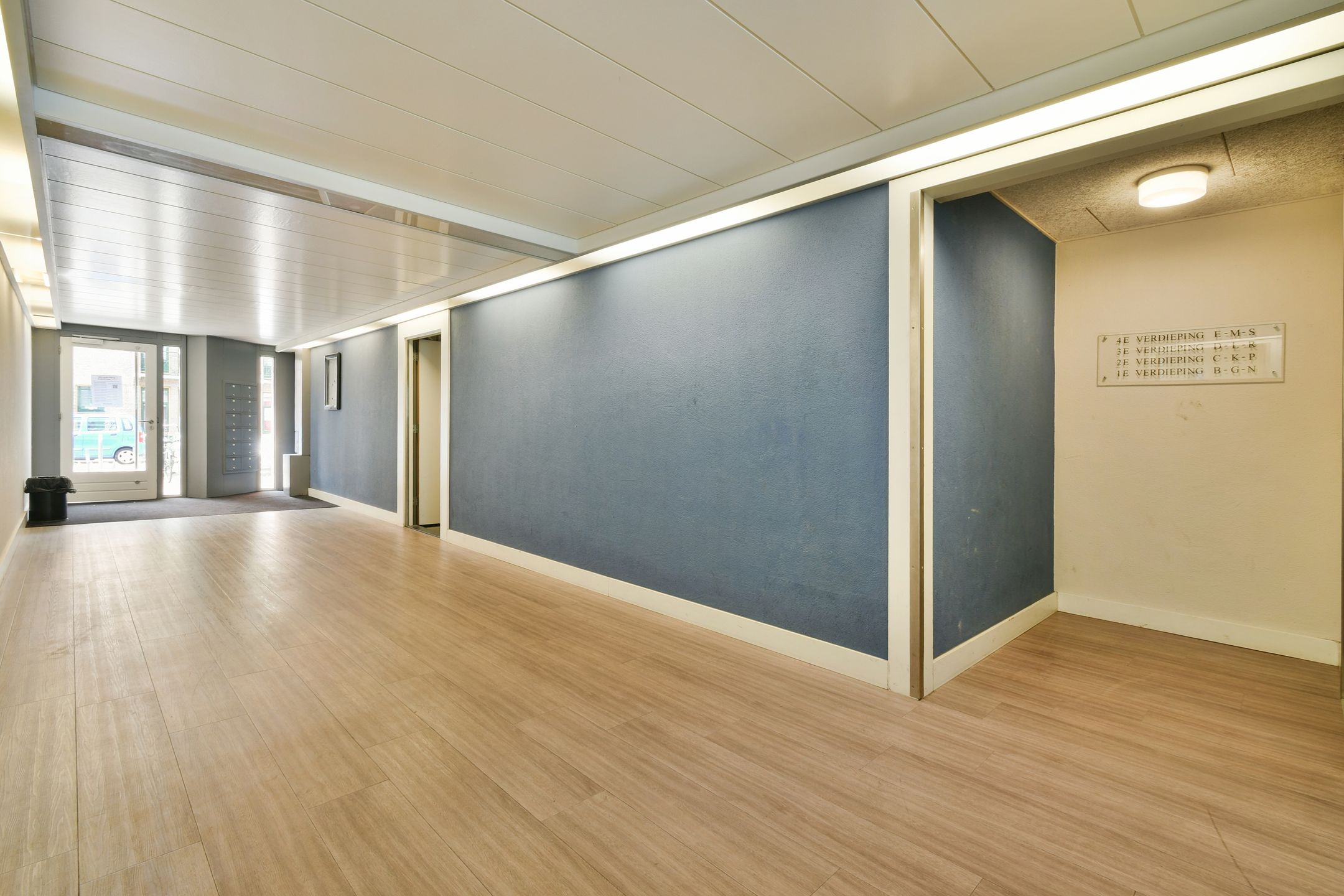 Photo 15 of Trompenburgstraat 6-G