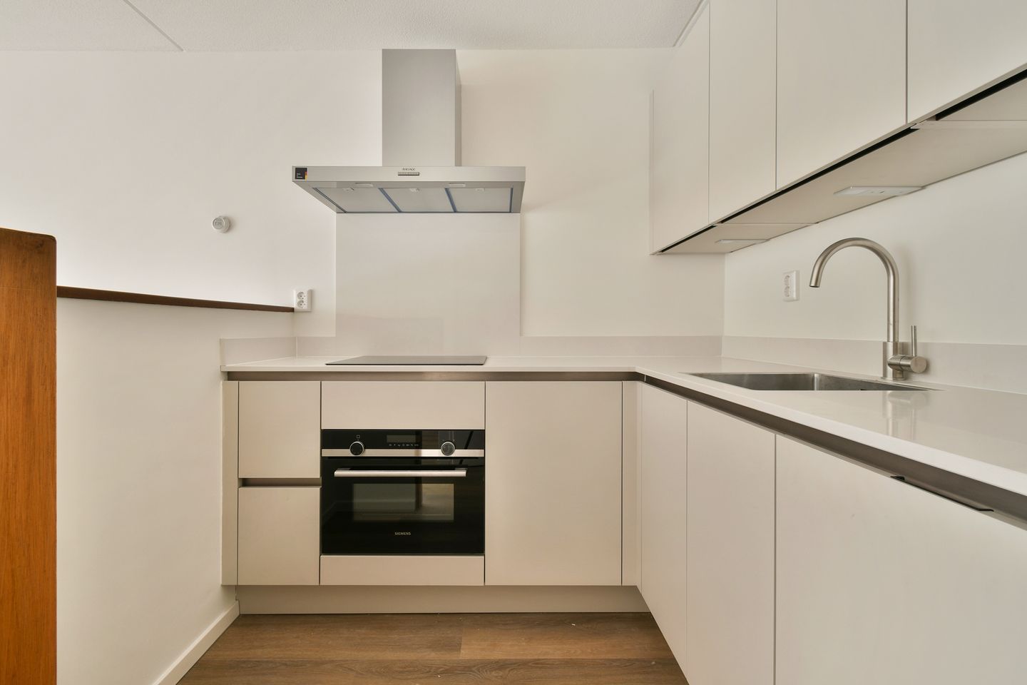 Photo 5 of Trompenburgstraat 6-G