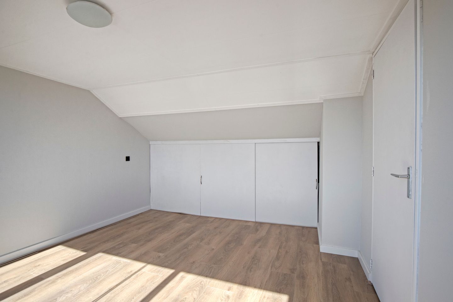 Photo 25 of Witte de Withstraat 2