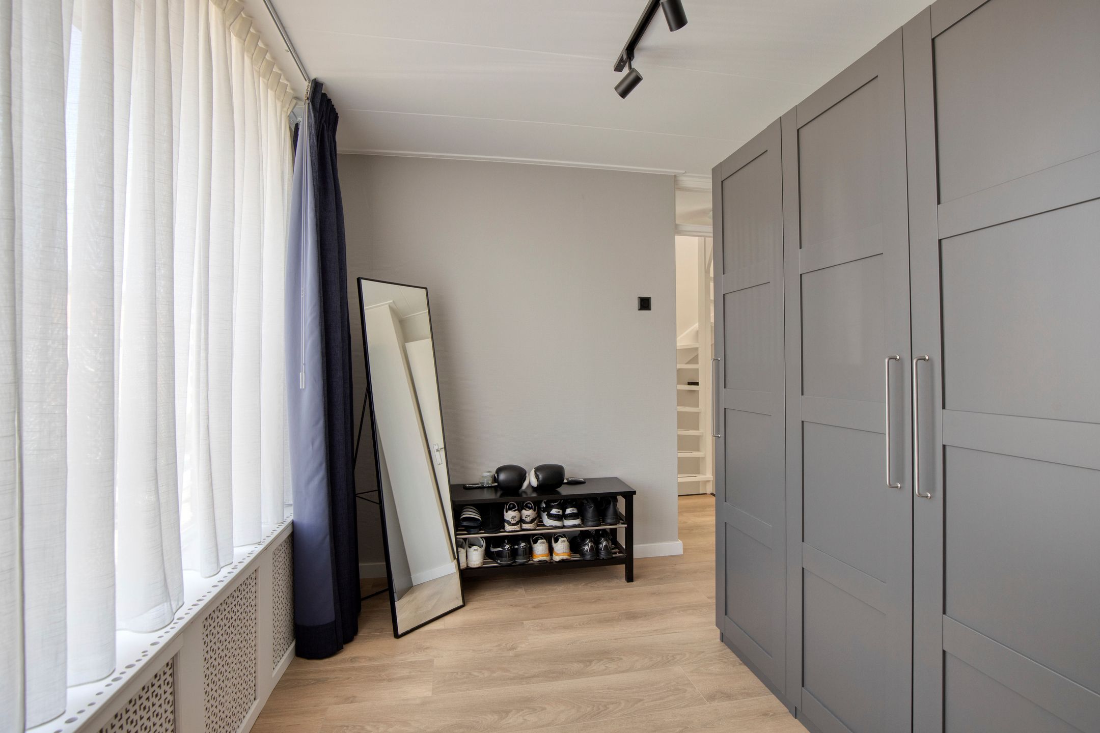 Photo 21 of Witte de Withstraat 2