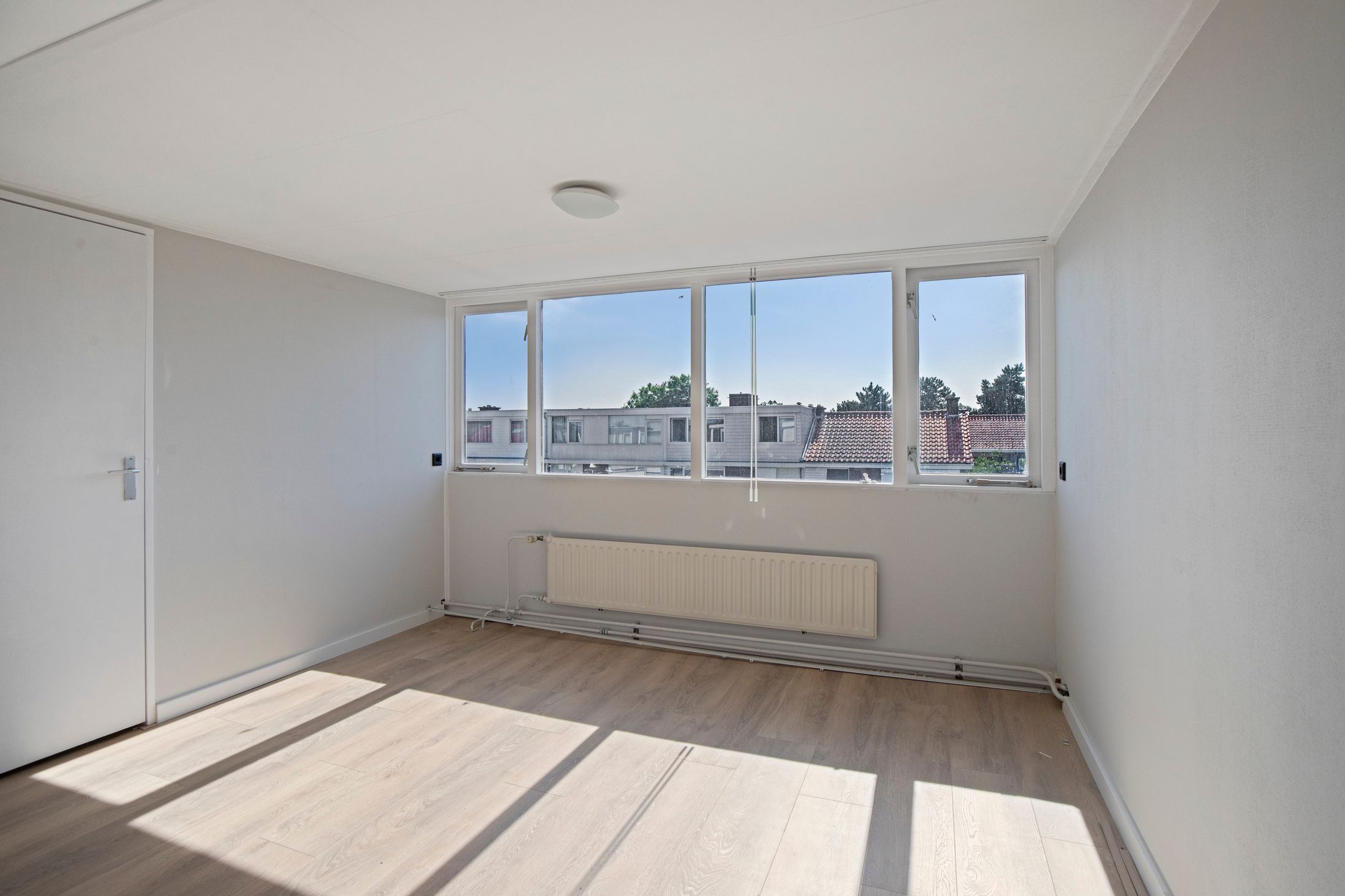 Photo 24 of Witte de Withstraat 2
