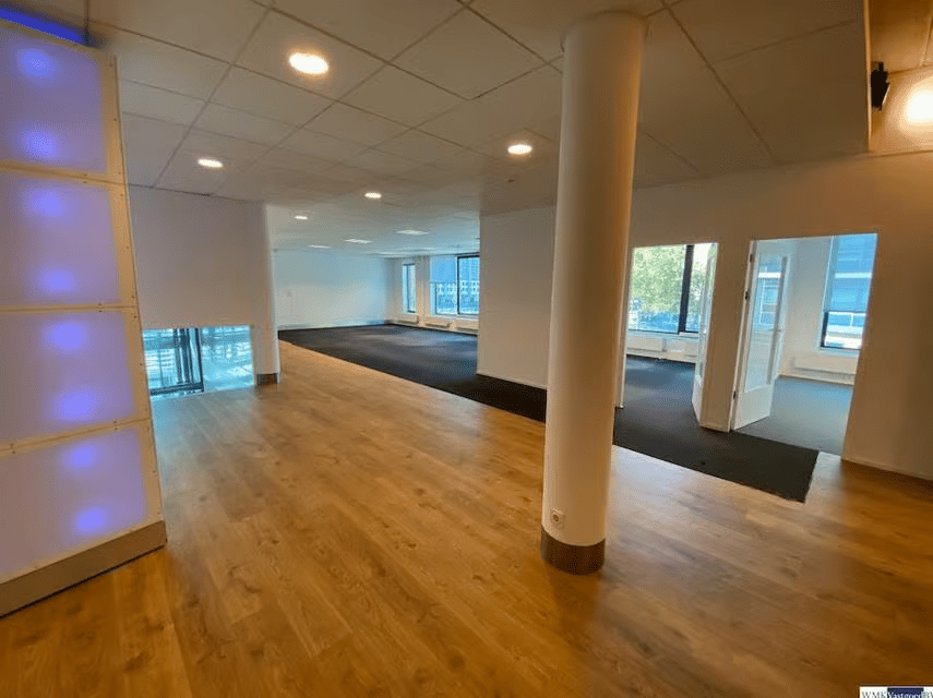 Bekijk foto 4 van Leeghwaterplein 45