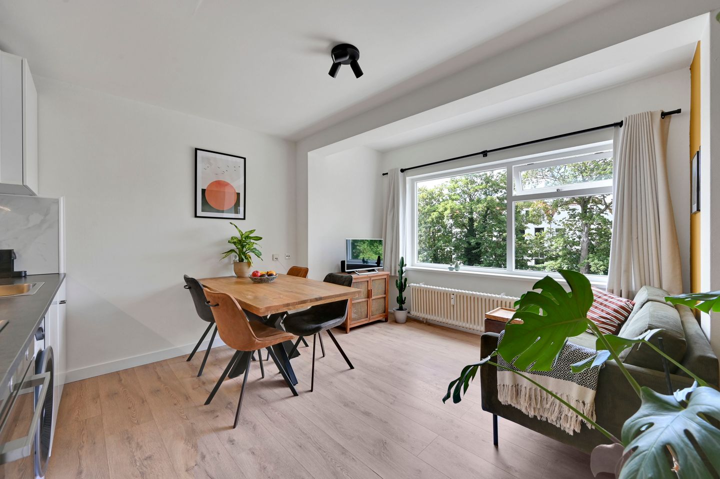 Photo 5 of Zoutmanstraat 48-R