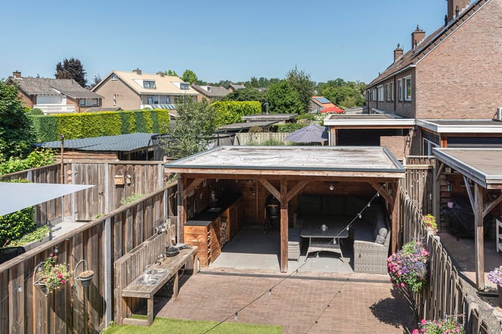 Tussenwoning te koop: van Coeverdenstraat 5, Goor