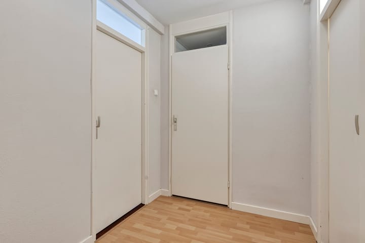 Tussenwoning te koop: Peter Corneliusstraat 11, Waalwijk