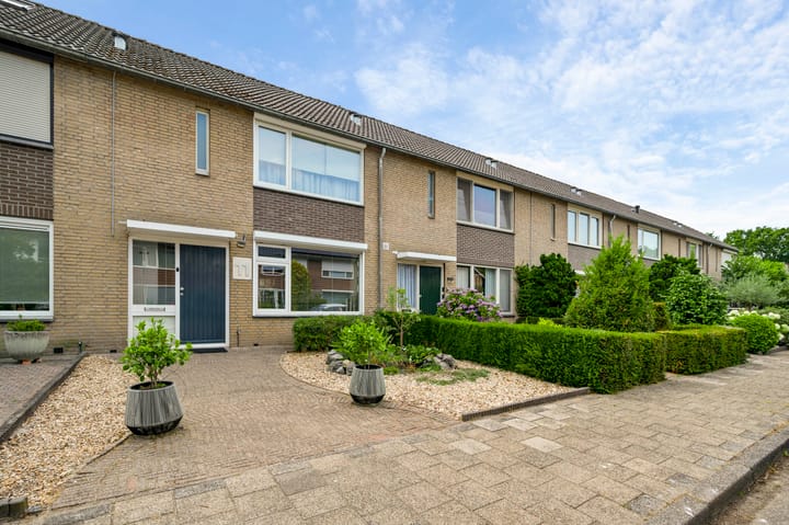 Tussenwoning te koop: Mimosastraat 11, Maarheeze