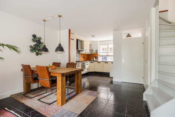Tussenwoning te koop: Zuidmolenstraat 42, Bergen Op Zoom