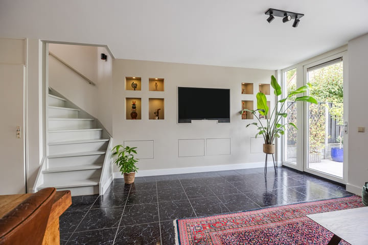 Tussenwoning te koop: Zuidmolenstraat 42, Bergen Op Zoom
