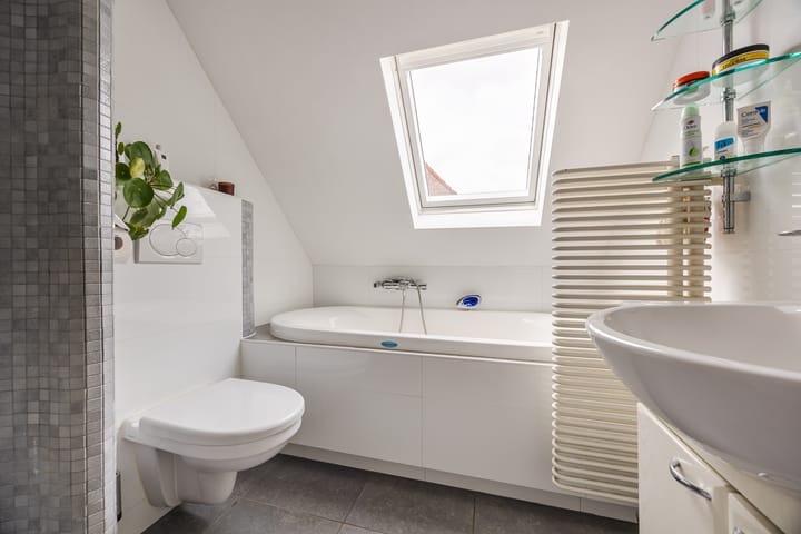 Tussenwoning te koop: Zuidmolenstraat 42, Bergen Op Zoom