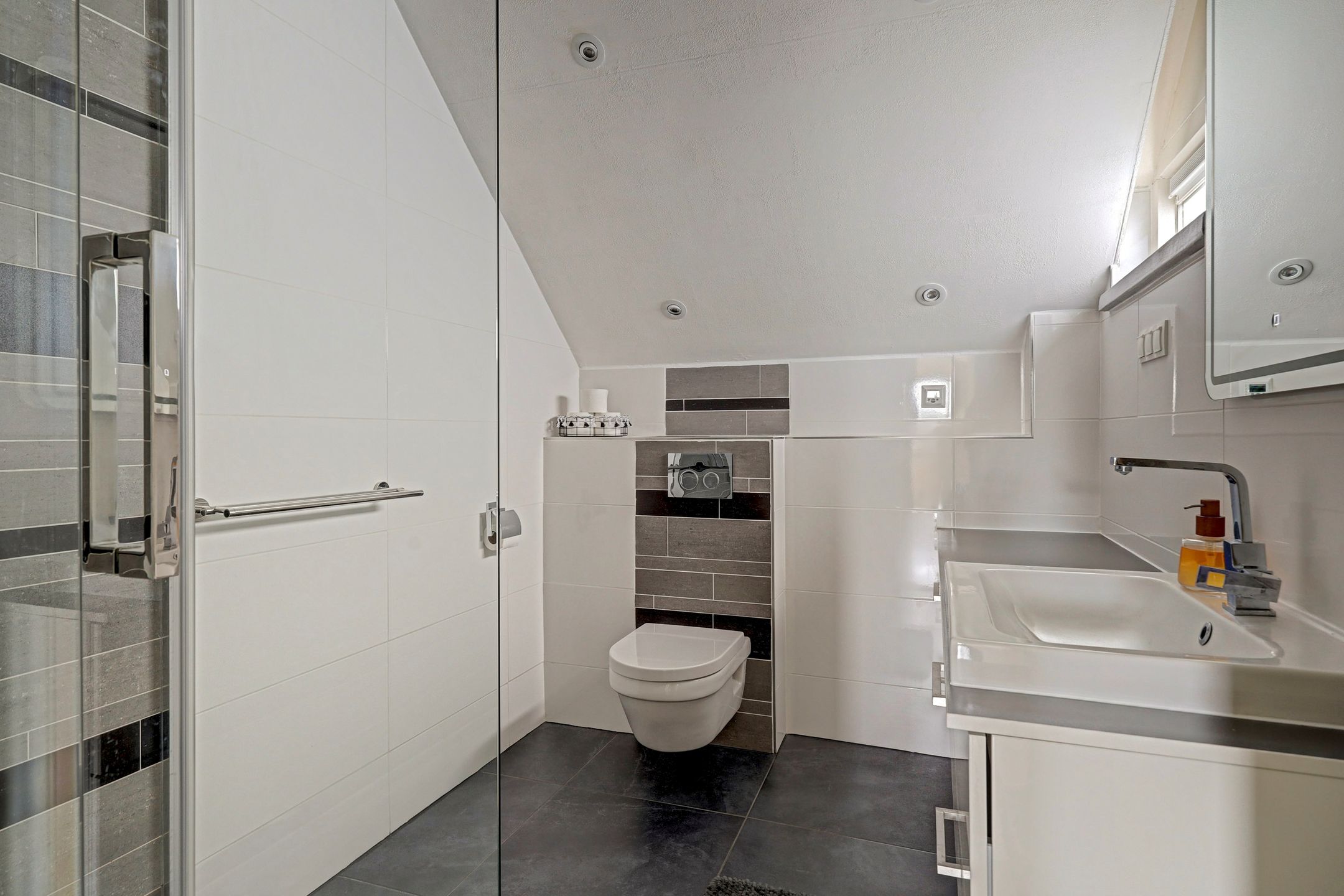 Photo 24 of Edisonstraat 141