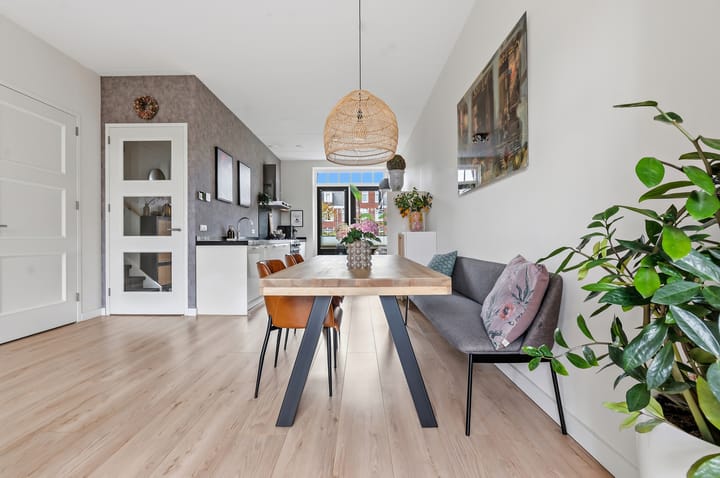 Tussenwoning te koop: Ernest Hemingwaypark 34, 'S-Gravenhage