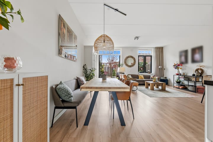 Tussenwoning te koop: Ernest Hemingwaypark 34, 'S-Gravenhage