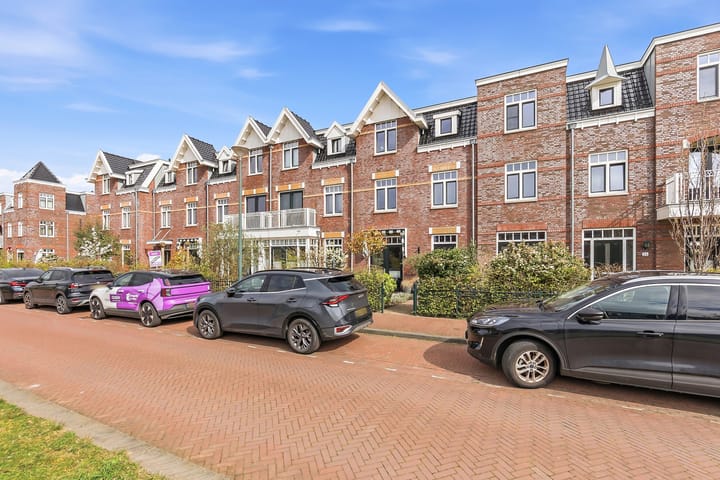 Tussenwoning te koop: Ernest Hemingwaypark 34, 'S-Gravenhage