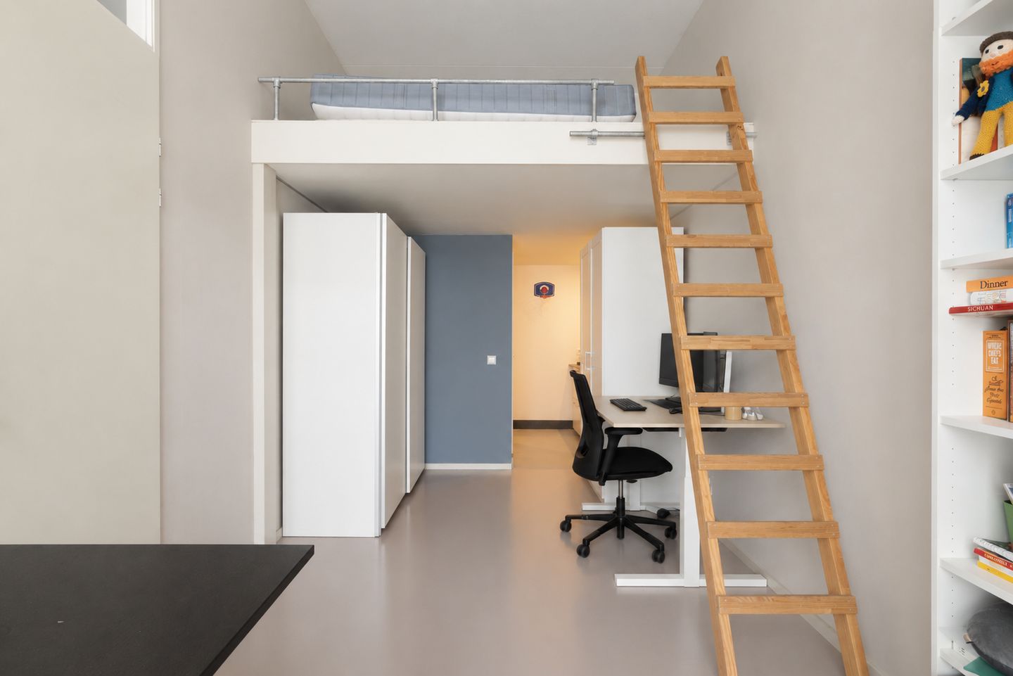 Photo 5 of Ottho Heldringstraat 200-D