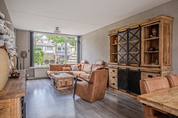Tussenwoning te koop: Moezelstraat 66, Assen
