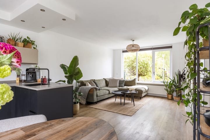 Tussenwoning te koop: Kalmoes 6, Zuidhorn
