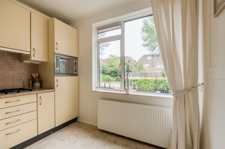 Tussenwoning te koop: Biesbosch 15, Diemen