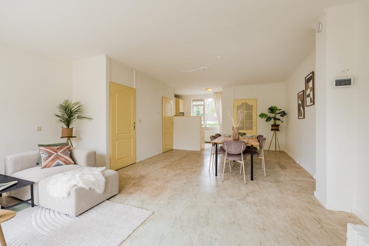 Tussenwoning te koop: Biesbosch 15, Diemen