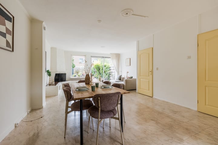 Tussenwoning te koop: Biesbosch 15, Diemen