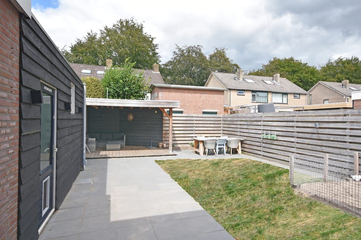 Hoekwoning te koop: Joh. Falkenastraat 31, Burgum
