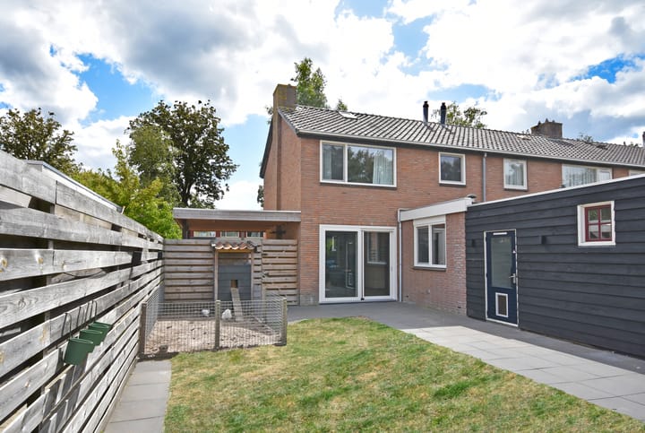 Hoekwoning te koop: Joh. Falkenastraat 31, Burgum