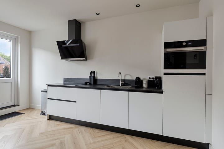 Photo 4 of Grotestraat 51-C