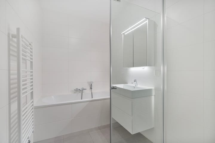 Appartement te koop: Johannes Verhulststraat 142-3, Amsterdam