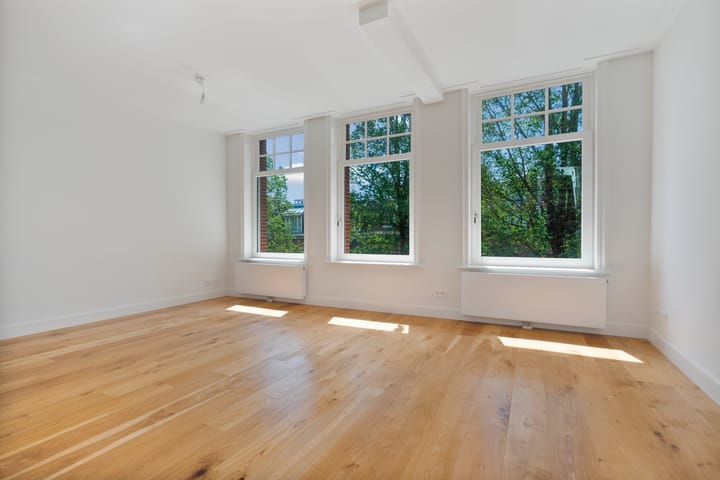 Appartement te koop: Johannes Verhulststraat 142-3, Amsterdam