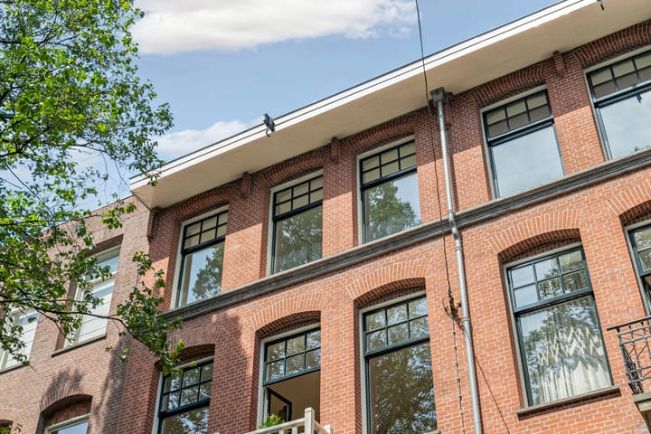 Appartement te koop: Johannes Verhulststraat 142-3, Amsterdam