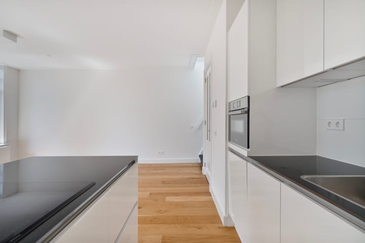 Appartement te koop: Johannes Verhulststraat 142-3, Amsterdam