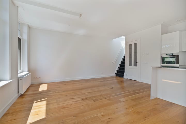Appartement te koop: Johannes Verhulststraat 142-3, Amsterdam