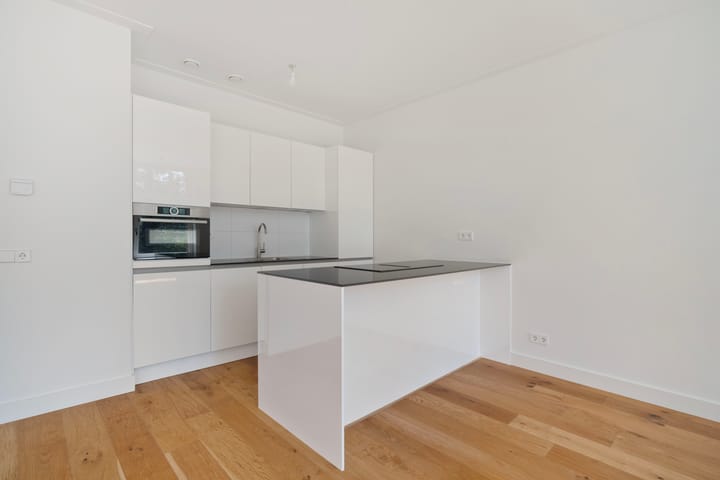 Appartement te koop: Johannes Verhulststraat 142-3, Amsterdam