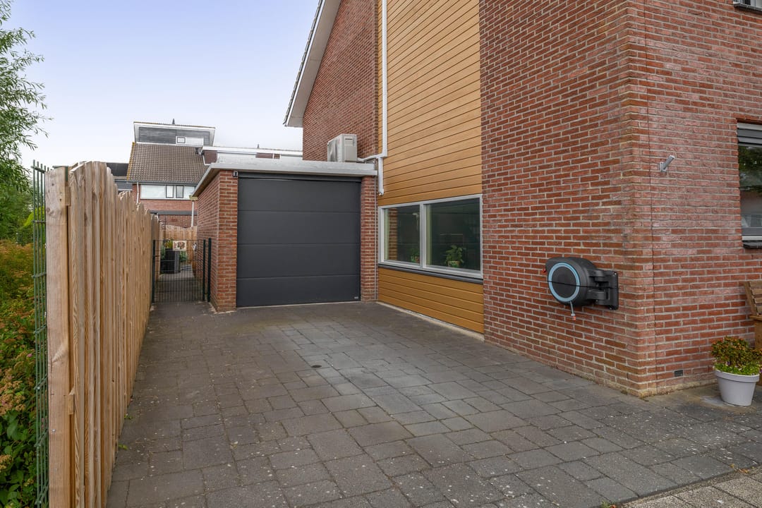 Photo 41 of Vicky Baumstraat 1