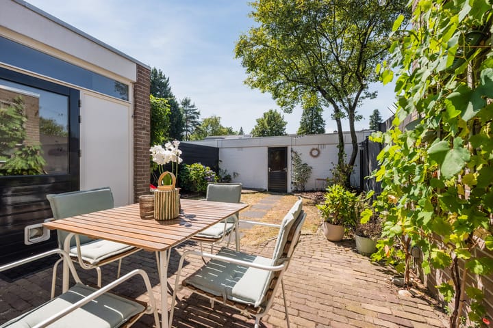 Tussenwoning te koop: Maximiliaanlaan 28, Waalre