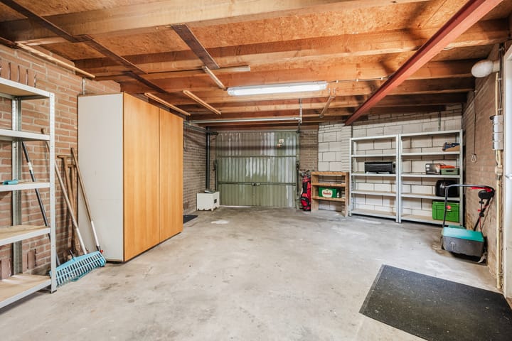 Tussenwoning te koop: Maximiliaanlaan 28, Waalre