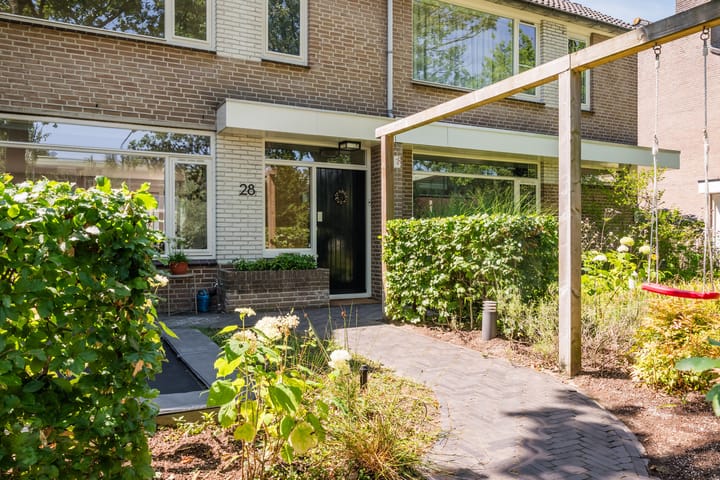 Tussenwoning te koop: Maximiliaanlaan 28, Waalre