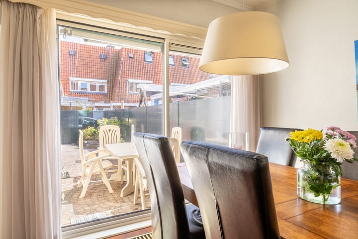 Tussenwoning te koop: van Hasseltstraat 6, Kampen