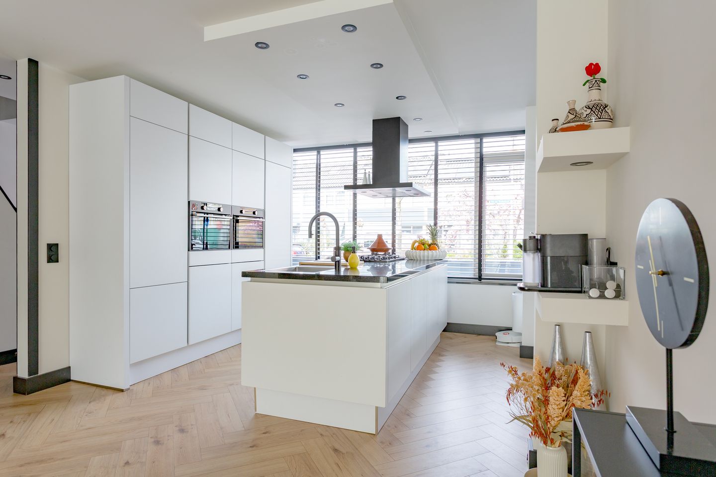 Photo 5 of Van der Waalsstraat 2